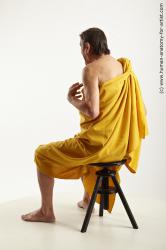 Drape Daily activities Man White Sitting poses - simple Average Short Brown Sitting poses - ALL Academic